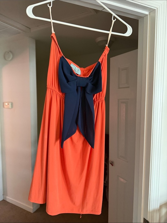 Judith March Dresses & Skirts - Judith March Coral Strapless Dress with Navy Bow